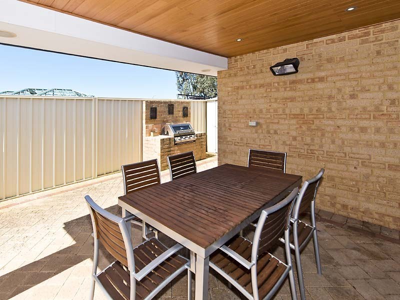 12 Carnation Street, Canning Vale WA 6155