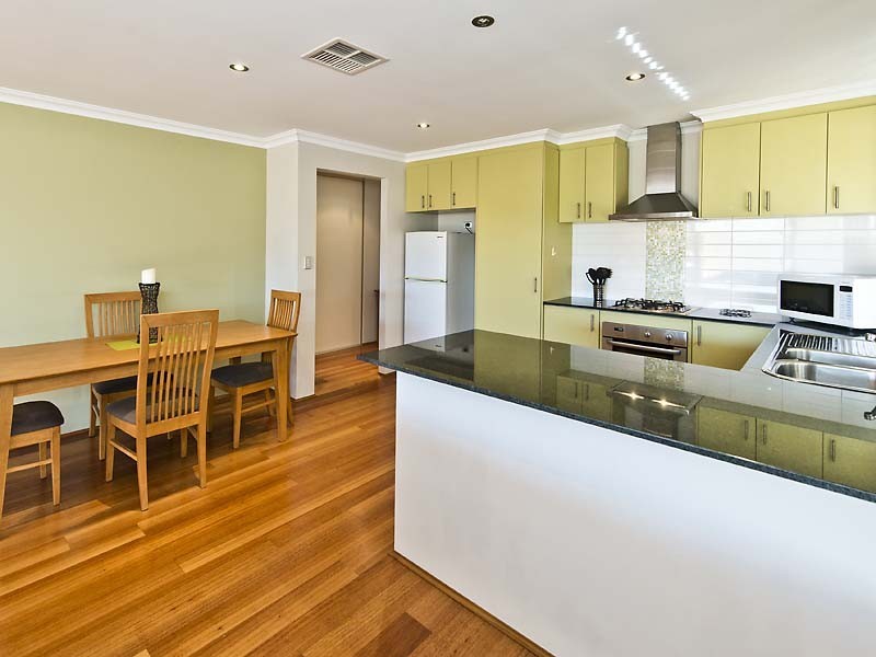 12 Carnation Street, Canning Vale WA 6155