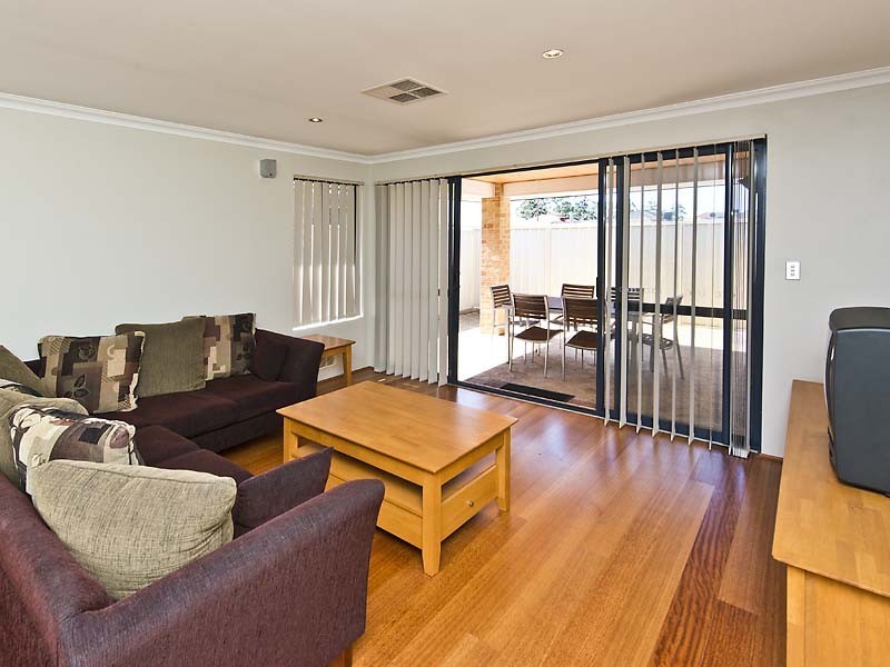 12 Carnation Street, Canning Vale WA 6155