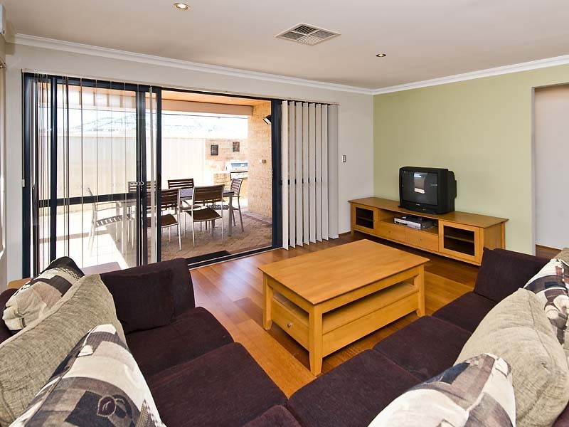 12 Carnation Street, Canning Vale WA 6155