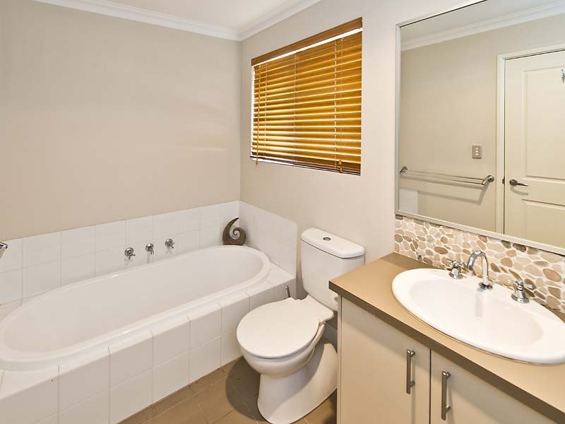 12 Carnation Street, Canning Vale WA 6155