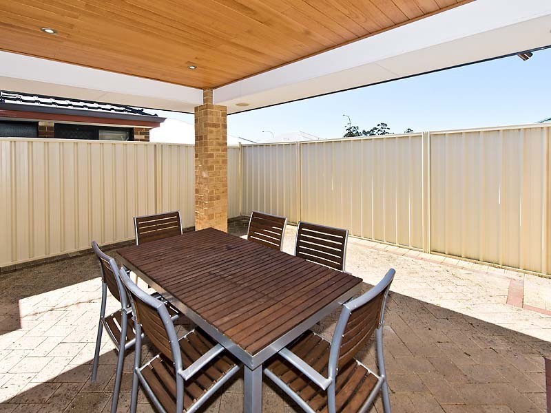 12 Carnation Street, Canning Vale WA 6155