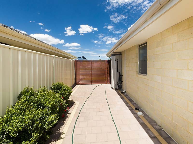 Piara Waters WA 6112