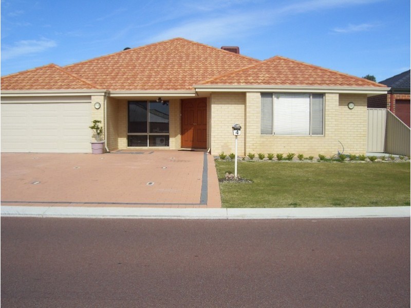4 Quenda Drive, Canning Vale WA 6155