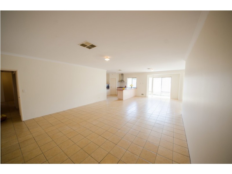 4 Quenda Drive, Canning Vale WA 6155