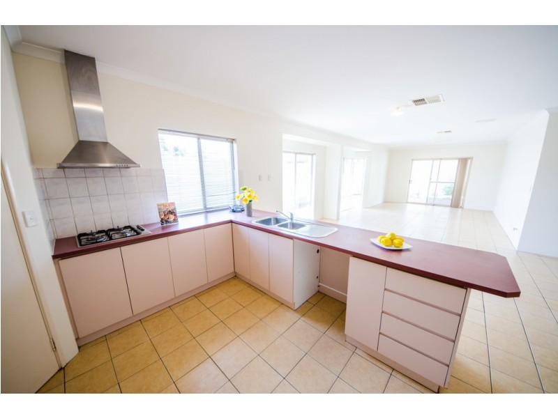 4 Quenda Drive, Canning Vale WA 6155