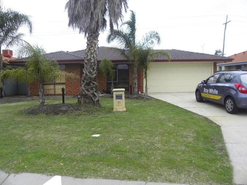 11 Hotchkiss Close, Thornlie WA 6108