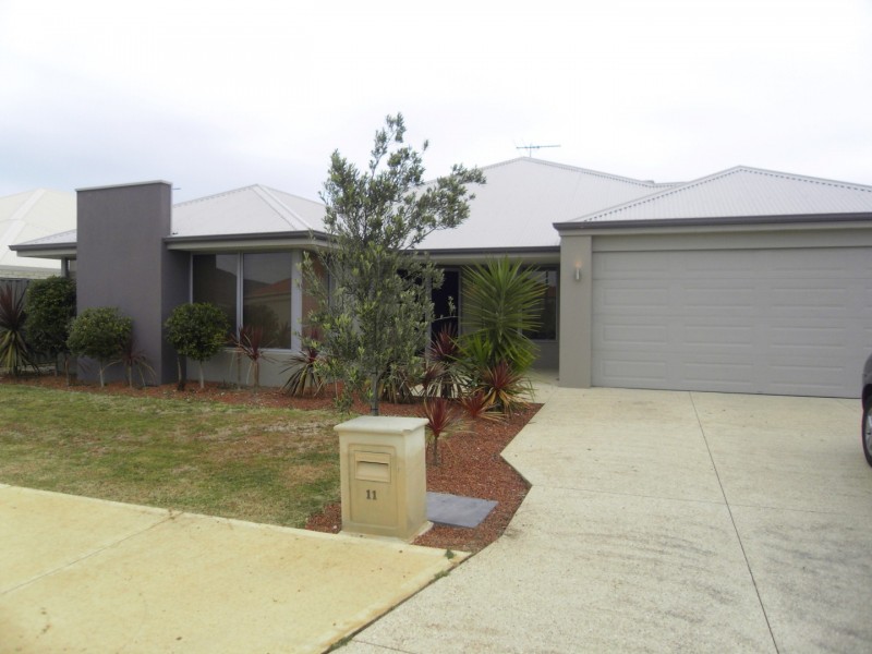 11 Temple Way, Piara Waters WA 6112