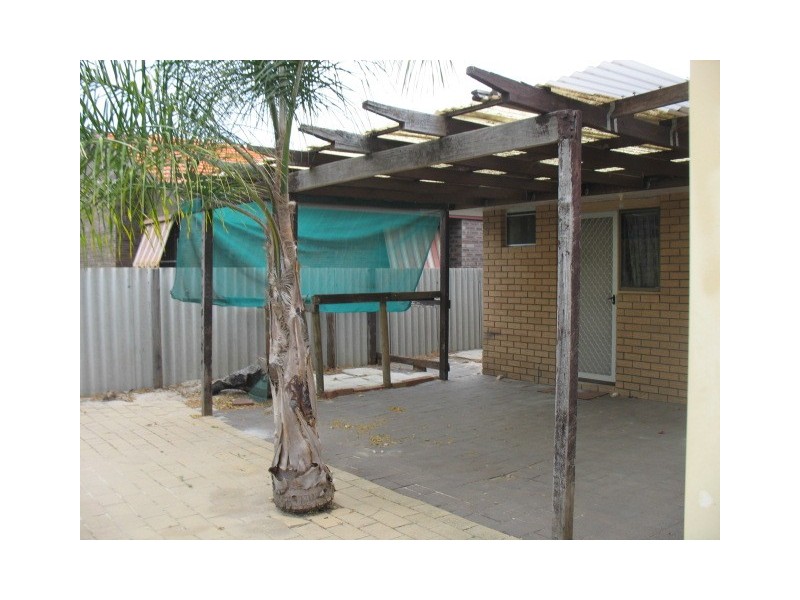14 Southdown Place, Thornlie WA 6108