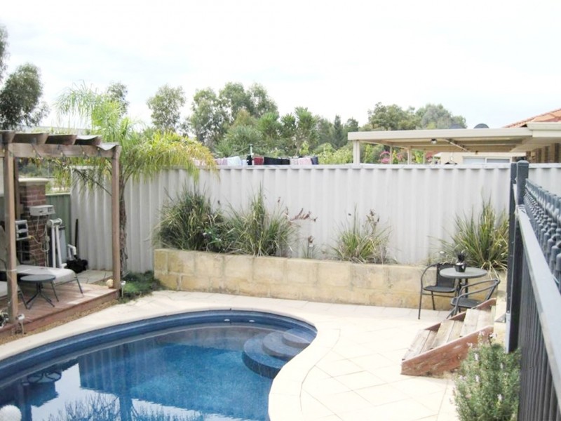 21 Woodspring Trail, Canning Vale WA 6155