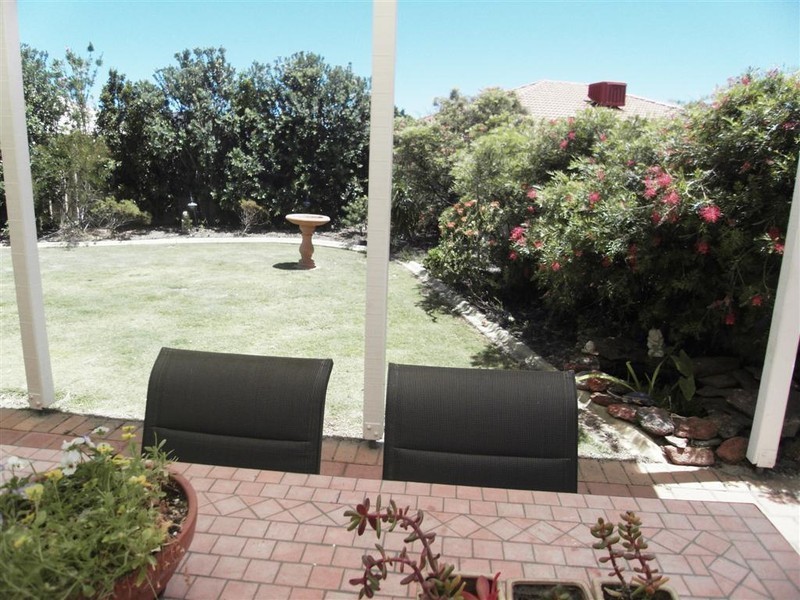 31 Mount Parkway, Canning Vale WA 6155