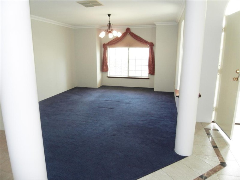 18 Burford Place, Canning Vale WA 6155