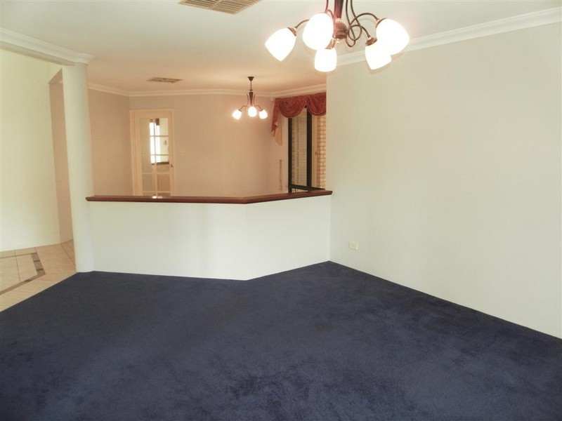18 Burford Place, Canning Vale WA 6155
