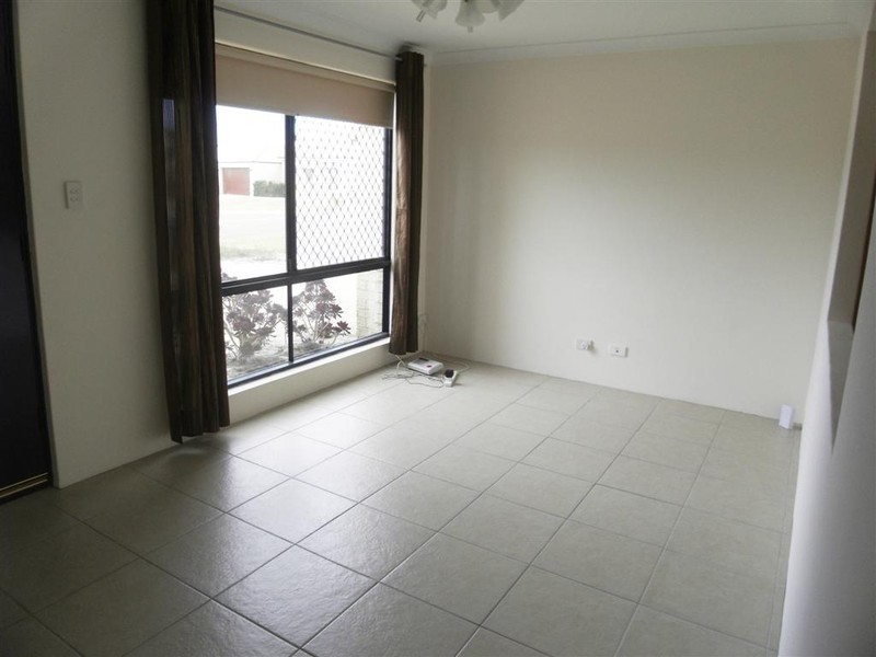 9 Caxton Parkway, Canning Vale WA 6155