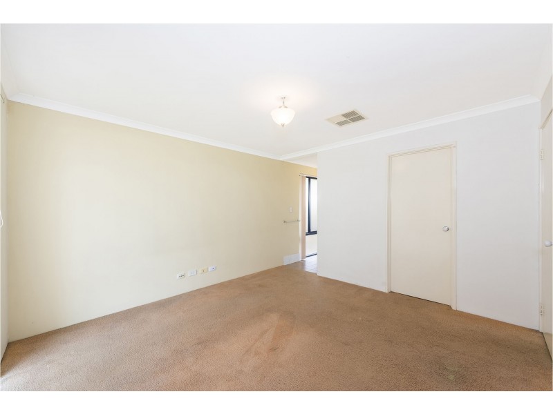 10 Tarn Drive, Canning Vale WA 6155