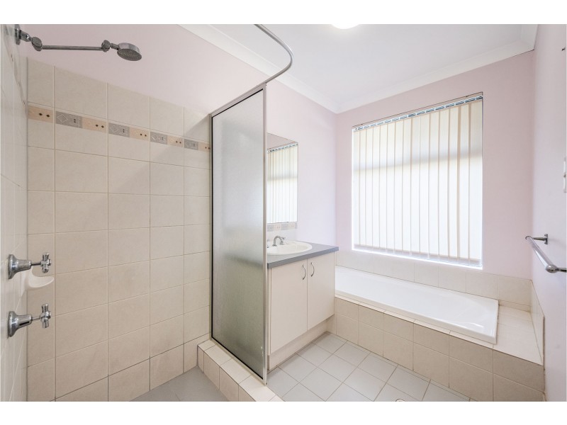 10 Tarn Drive, Canning Vale WA 6155