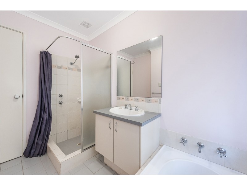 10 Tarn Drive, Canning Vale WA 6155