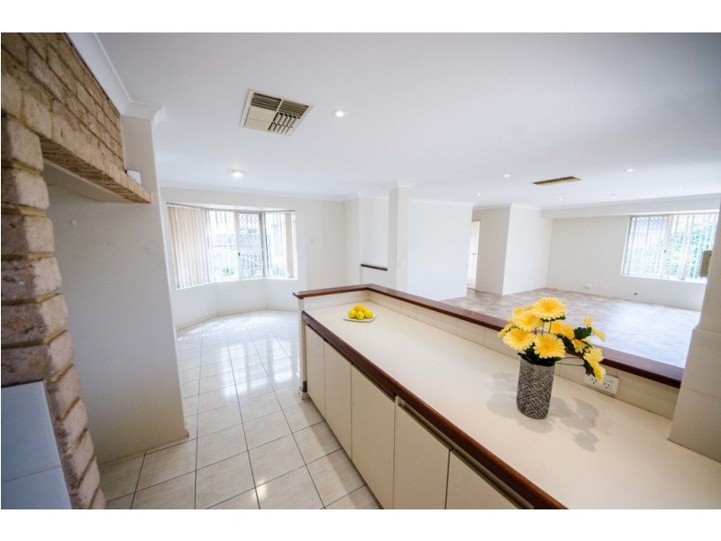17 Beilson Court, Canning Vale WA 6155