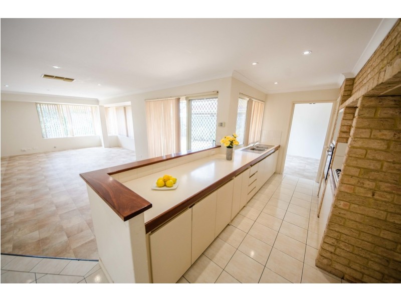 17 Beilson Court, Canning Vale WA 6155