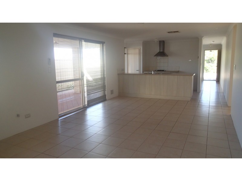 12 Middle Parkway, Canning Vale WA 6155