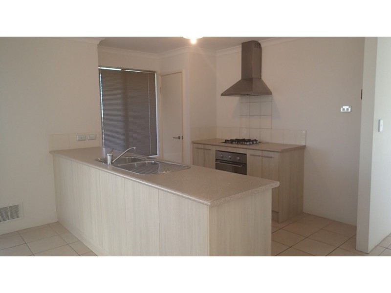 12 Middle Parkway, Canning Vale WA 6155