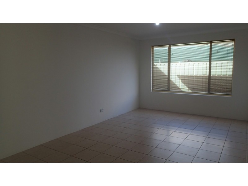 12 Middle Parkway, Canning Vale WA 6155