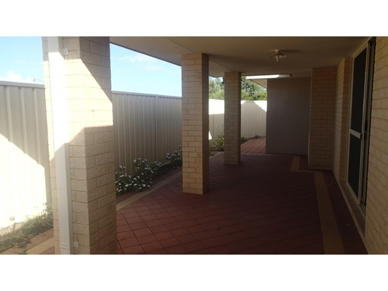 12 Middle Parkway, Canning Vale WA 6155