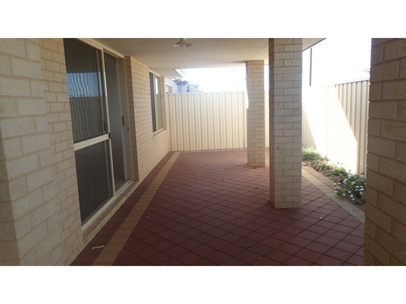 12 Middle Parkway, Canning Vale WA 6155