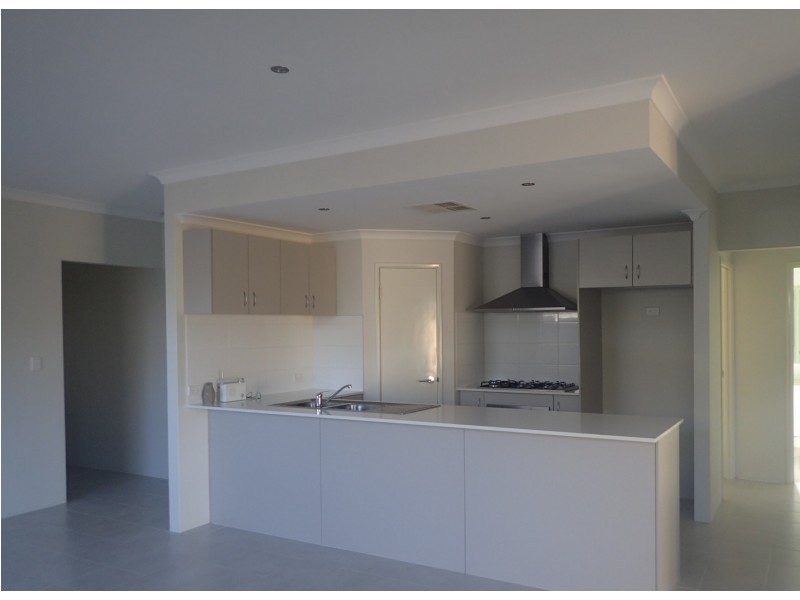 4 Mooreland Road, Baldivis WA 6171