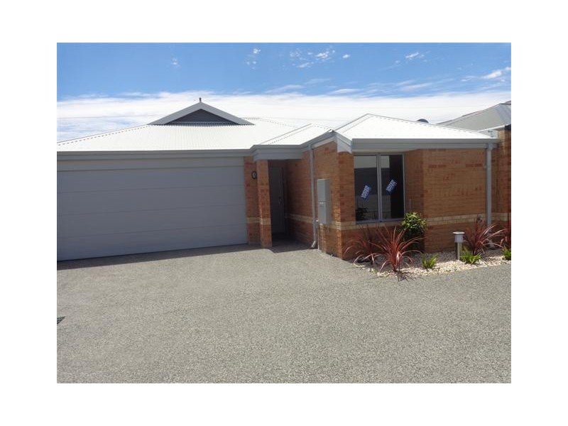 4/22 Whittaker Turn, Piara Waters WA 6112