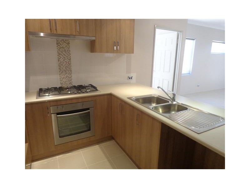 4/22 Whittaker Turn, Piara Waters WA 6112