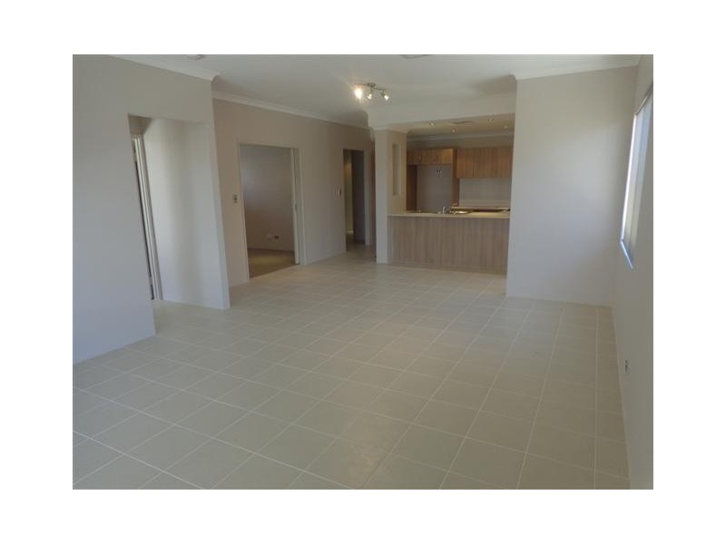 4/22 Whittaker Turn, Piara Waters WA 6112