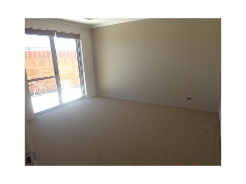 4/22 Whittaker Turn, Piara Waters WA 6112