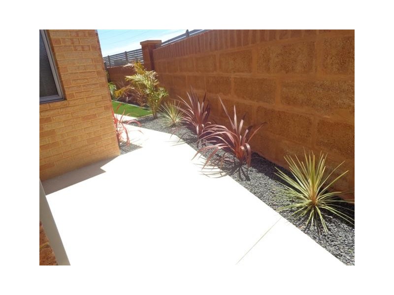 4/22 Whittaker Turn, Piara Waters WA 6112