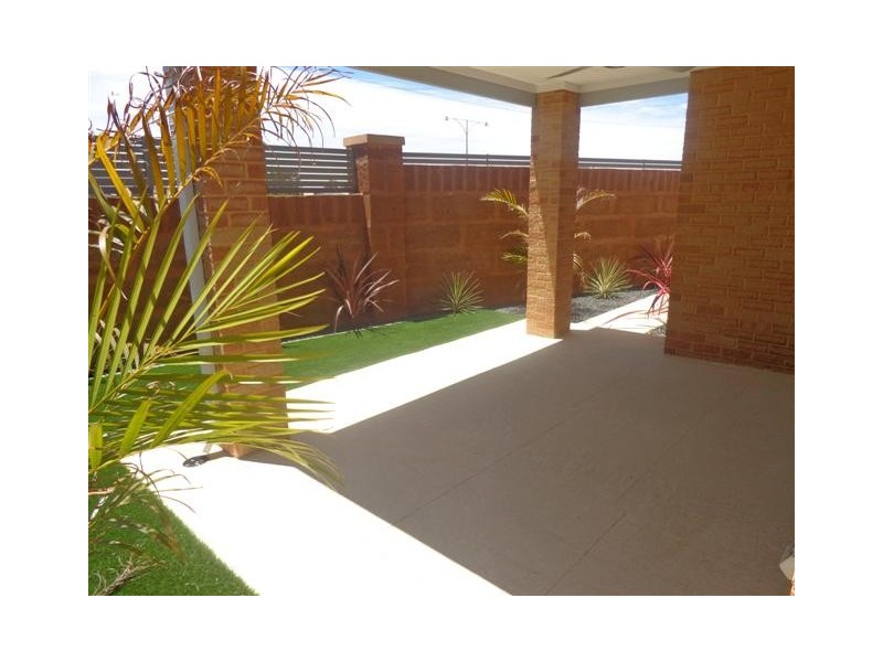 4/22 Whittaker Turn, Piara Waters WA 6112