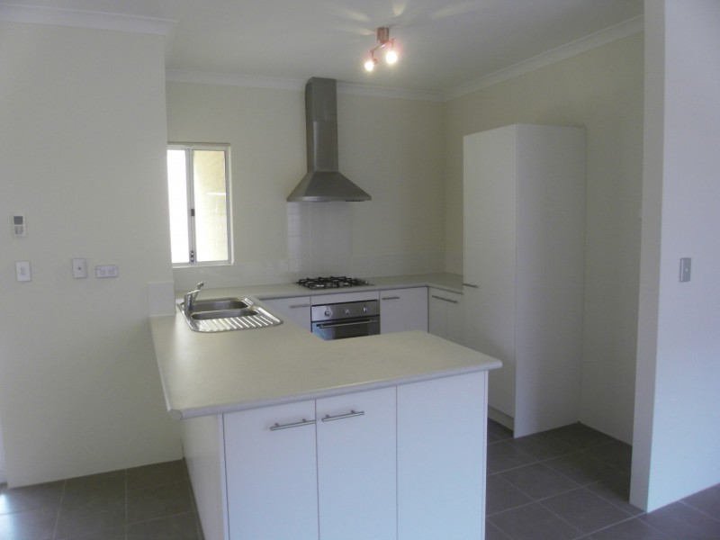 48 Erade Drive, Piara Waters WA 6112