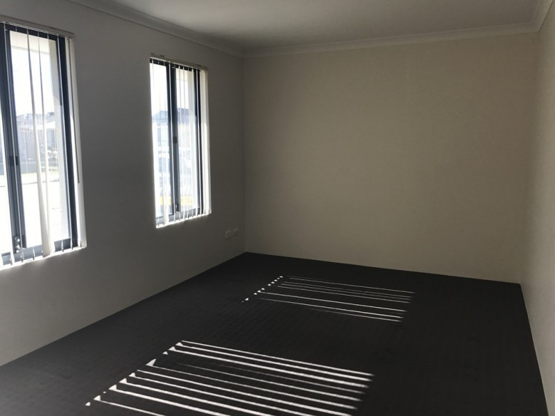 15 St Tropez Garden, Piara Waters WA 6112