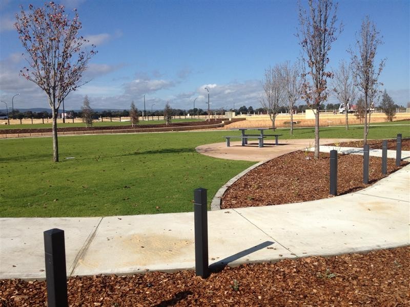 15 St Tropez Garden, Piara Waters WA 6112