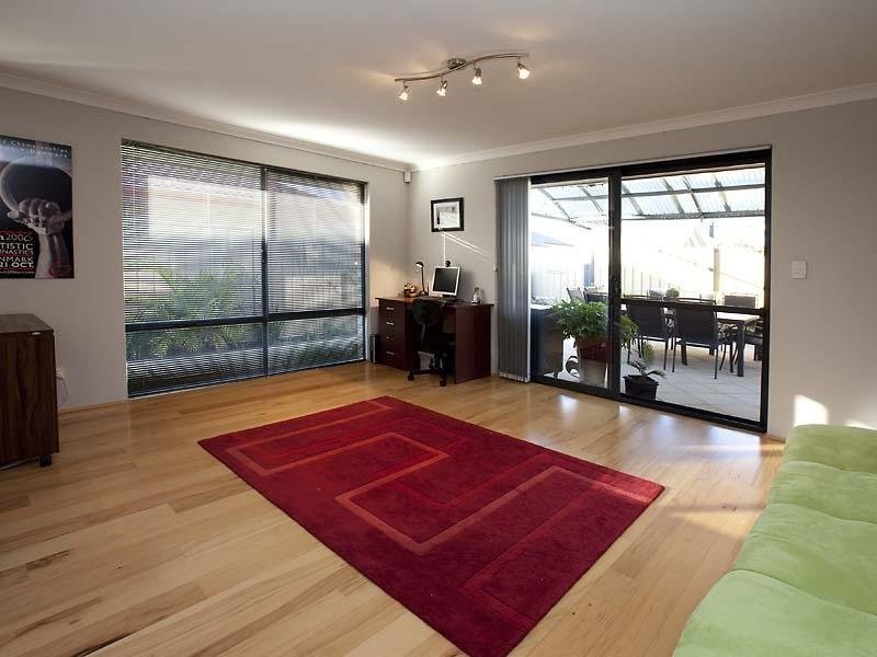 100 Amherst Road, Canning Vale WA 6155