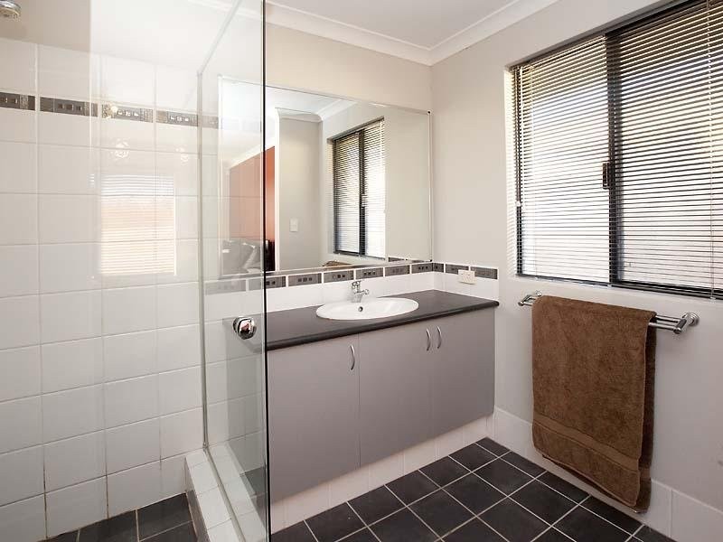 100 Amherst Road, Canning Vale WA 6155