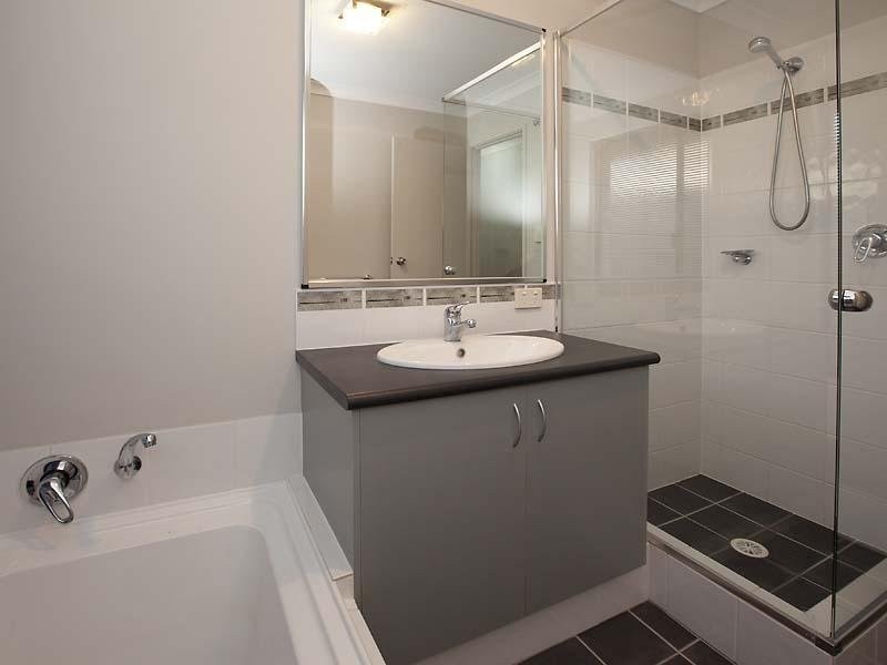 100 Amherst Road, Canning Vale WA 6155