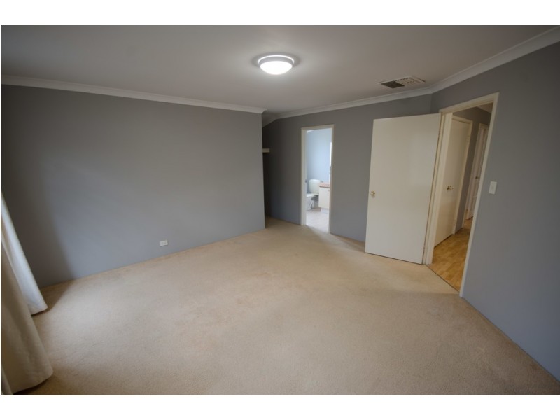 33 Heysen Parade, Southern River WA 6110