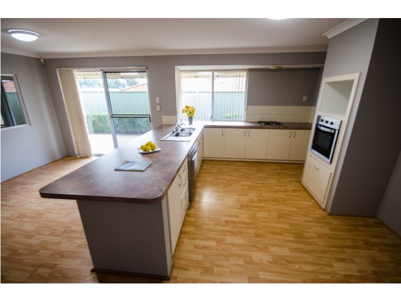 33 Heysen Parade, Southern River WA 6110