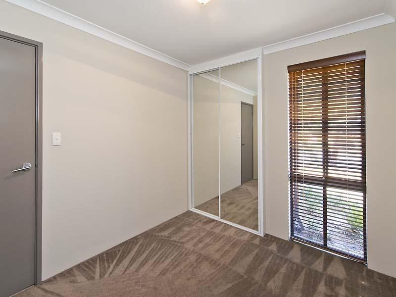 15 Shamrock Way, Huntingdale WA 6110