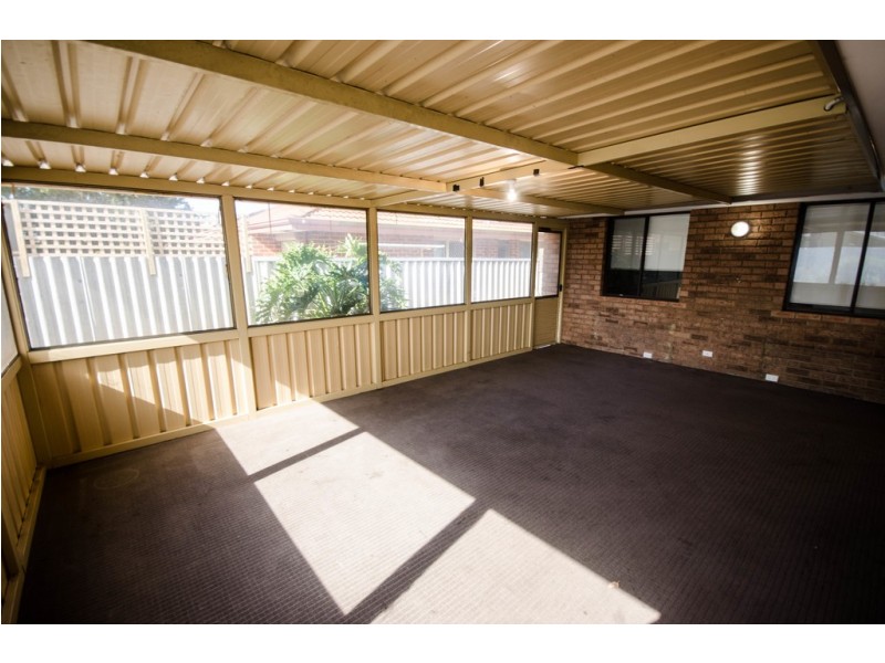 15 Shamrock Way, Huntingdale WA 6110