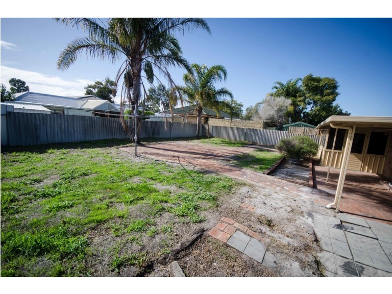 15 Shamrock Way, Huntingdale WA 6110