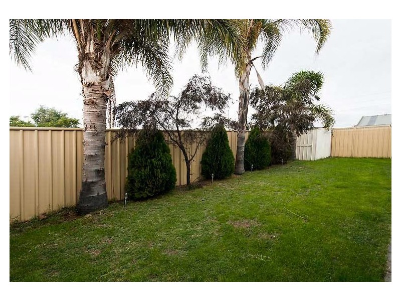 18 Greenland Blvd, Canning Vale WA 6155