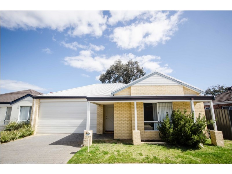 8 Belgravia Place, Canning Vale WA 6155