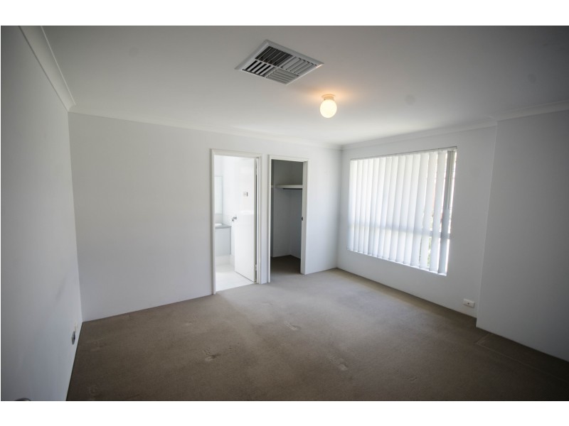 8 Belgravia Place, Canning Vale WA 6155
