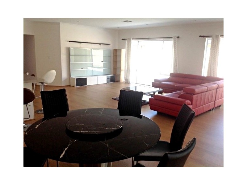 24 Stainsby Turn, Canning Vale WA 6155